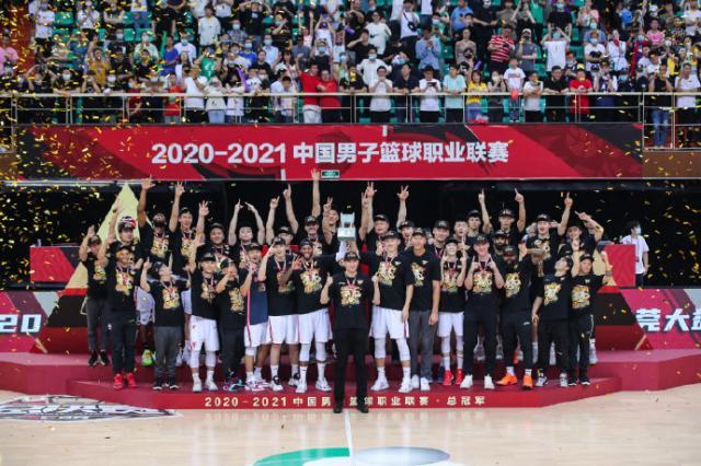 开云APP-广东加冕11冠王：最艰难的一冠，更是最甜蜜的一冠